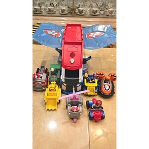 Paw Patrol Transforming Paw Patroller. With 7 vehicles 7 Figures‎ lot Playset